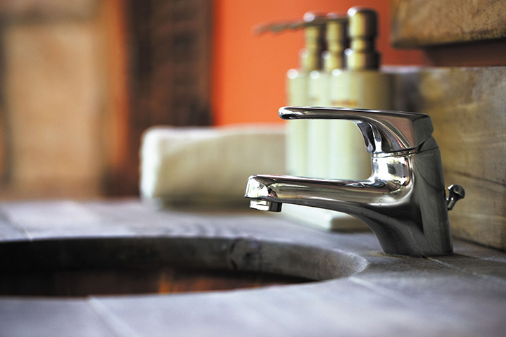 A2B Plumbers are able to fix any leaking taps you may have in Walton On Thames. 